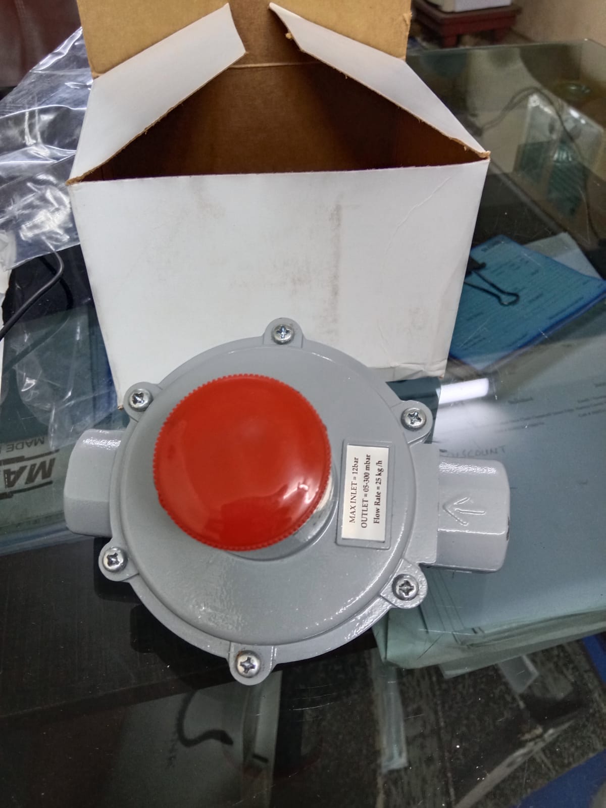 LPG Regulator Gas Meter Inlet 12 Bar Outlet 50-300 mbar  Heavy Duty in Pakistan